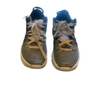 LeBron 7 shoes 7 1/2 black and white